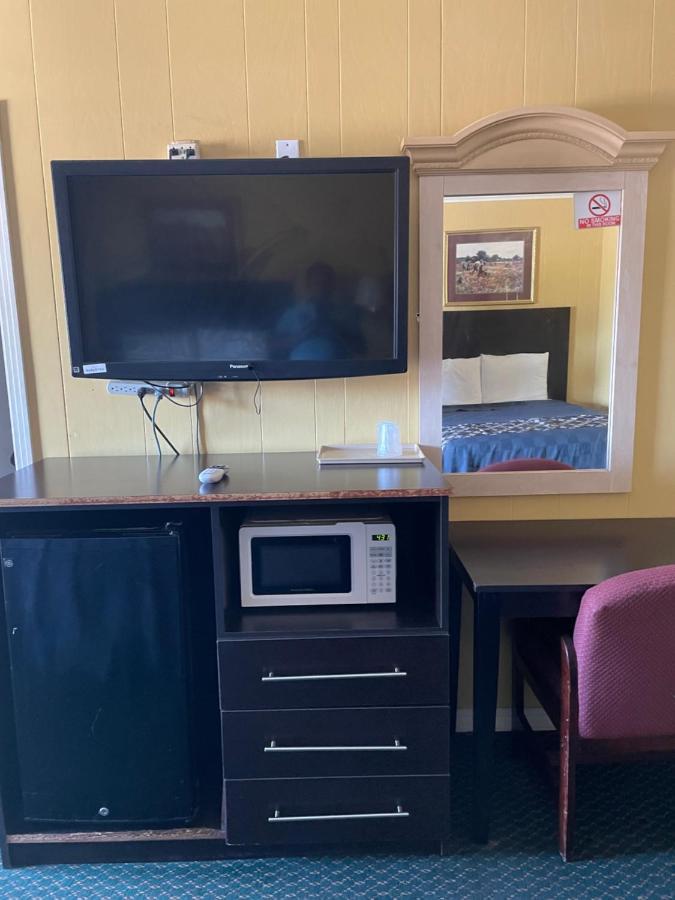 Budget Inn Монровілл Екстер'єр фото